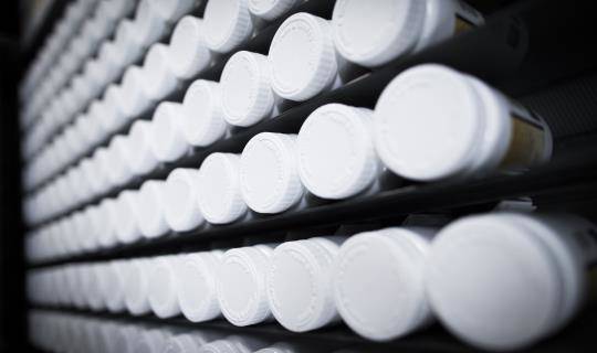 Dist_Drug_A-Frame_Bottles_016